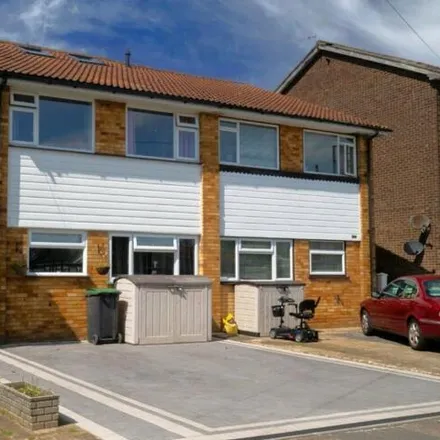 Buy this 4 bed duplex on Gunners Road in Shoeburyness, SS3 9UD