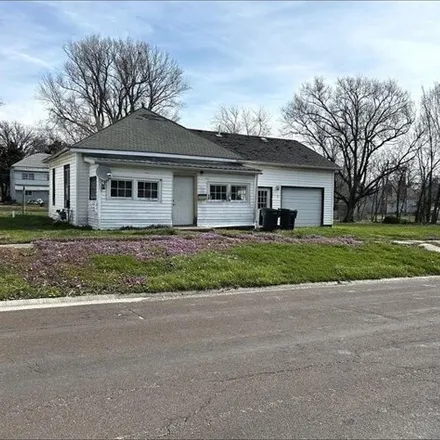 Buy this studio house on 182 West Booker Street in Marceline, MO 64658