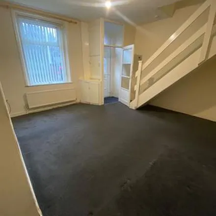 Image 1 - Manchester Road, Chadderton, OL9 7BN, United Kingdom - Apartment for rent