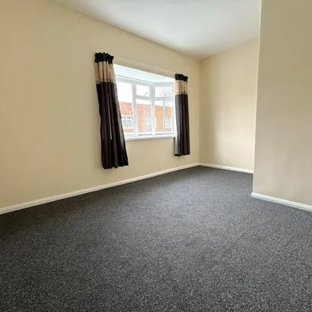 Image 5 - The Paul Pry, High Street, Rayleigh, SS6 7AA, United Kingdom - Apartment for rent