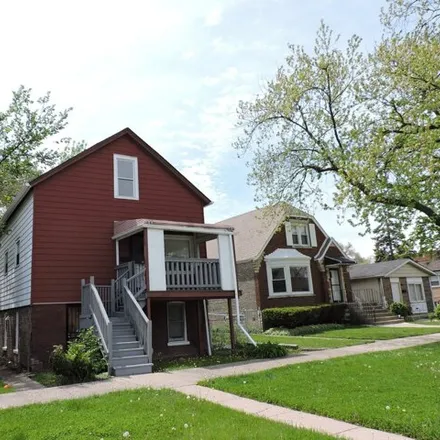 Buy this 5 bed house on 1111 West 101st Street in Chicago, IL 60643