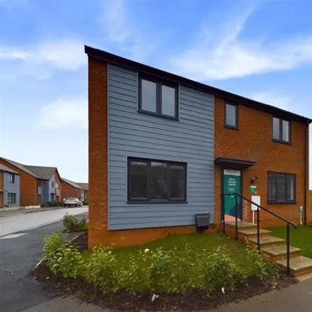 Buy this 3 bed house on McDonald's in Eastern Avenue, Burton-on-Trent