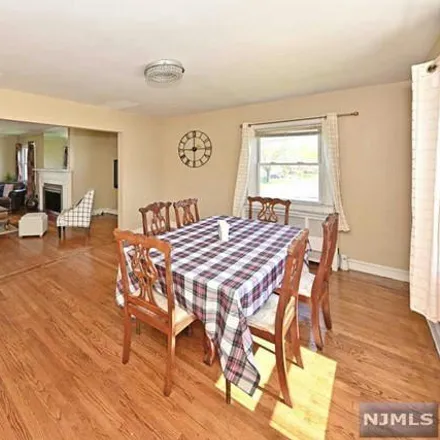 Image 6 - 87 Sinniger Place, Maywood, Bergen County, NJ 07607, USA - House for sale