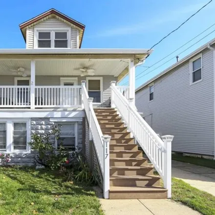 Rent this 3 bed house on Melbourne Avenue in Ventnor City, NJ 08406