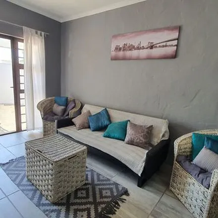 Image 6 - 52 Eighth Avenue, Buffalo City Ward 27, Gonubie, South Africa - Apartment for rent