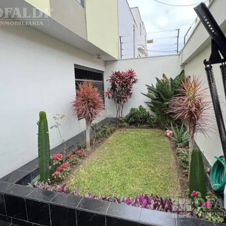 Image 1 - Calle Puna, San Miguel, Lima Metropolitan Area 15087, Peru - House for sale