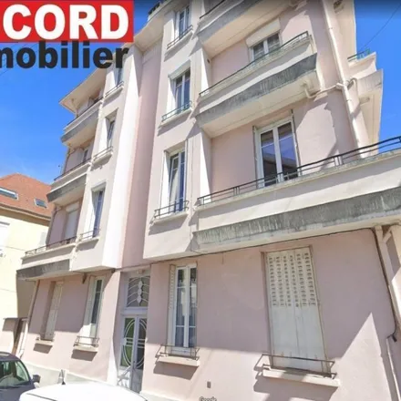 Rent this 2 bed apartment on L'Escale in Rue Pierre Brossolette, 10300 Sainte-Savine