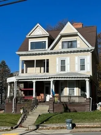 Buy this studio house on 10 Josephine Street in Crafton, Allegheny County