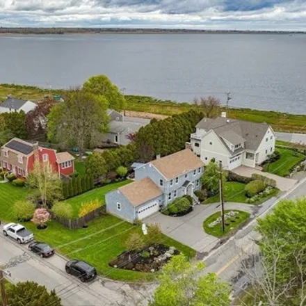 Image 3 - 2 Ocean Ave, Newburyport, Massachusetts, 01950 - House for sale