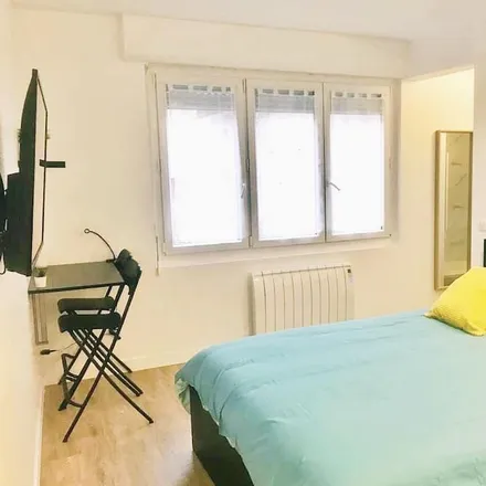 Rent this studio apartment on Bordeaux in Gironde, France