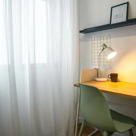 Rent this 5 bed apartment on Madrid in Calle de Altamirano, 17