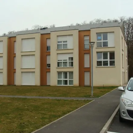 Rent this 1 bed apartment on 555 Boulevard Fernand Darchicourt in 62110 Hénin-Beaumont, France