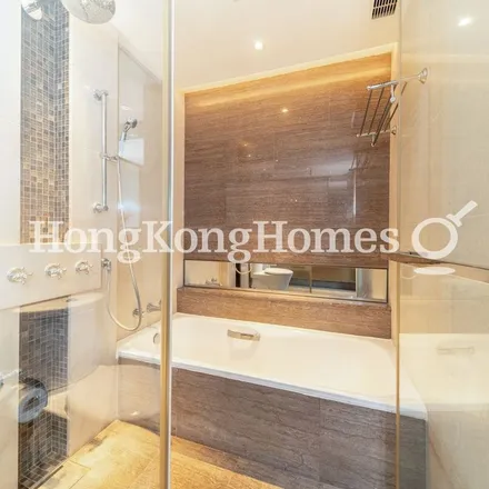 Image 3 - China, Hong Kong, Hong Kong Island, Sai Ying Pun, Hing Hon Road, Tower 1 - Apartment for rent