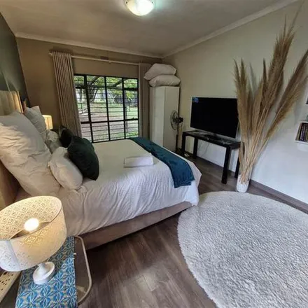 Image 1 - unnamed road, Johannesburg Ward 32, Sandton, 2054, South Africa - Apartment for rent