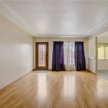 Image 6 - 1147 West R Street, Los Angeles, CA 90744, USA - House for sale
