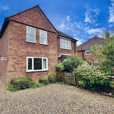 Image 1 - Updown Cottage, Chertsey Road, Windlesham, GU20 6EW, United Kingdom - Duplex for rent