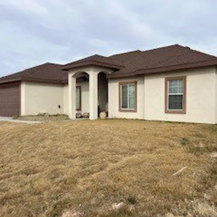 Image 4 - 1131 Emerson Avenue, McCamey, TX 79752, USA - House for sale