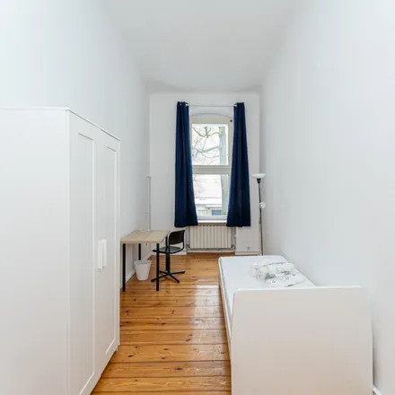 Rent this 5 bed room on Kaiser-Friedrich-Straße 48 in 10627 Berlin, Germany