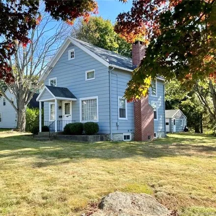 Rent this 3 bed house on 83 New London Road in West Mystic, Groton