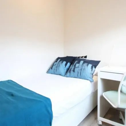 Rent this 7 bed apartment on Calle del Áncora in 7, 28045 Madrid