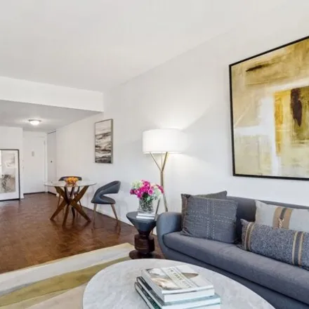 Image 5 - 210 East 15th Street, New York, NY 10003, USA - Apartment for sale