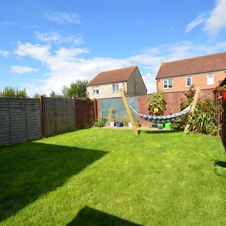 Rent this 2 bed townhouse on St Pancras Close in Dinnington, S25 3RX