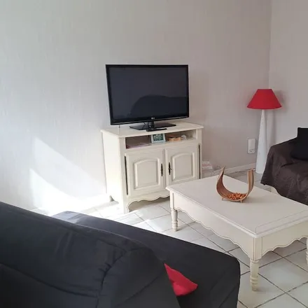 Rent this 2 bed house on 62230 Outreau