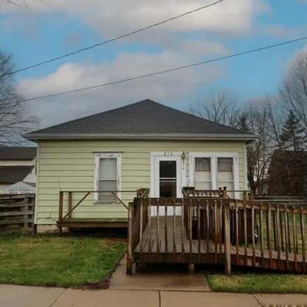 Buy this 2 bed house on 259 East Main Street in Grand Ledge, MI 48837