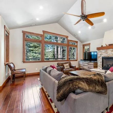 Rent this 5 bed house on Truckee
