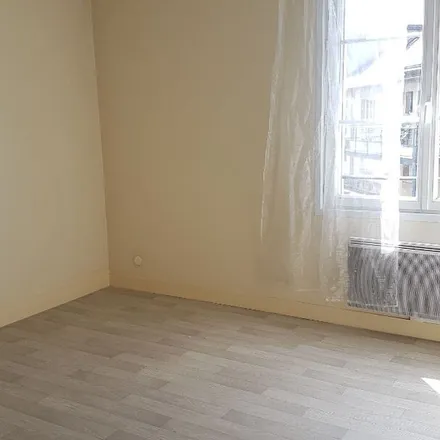Rent this 3 bed apartment on 2 Rue Maréchal Leclerc in 50000 Saint-Lô, France