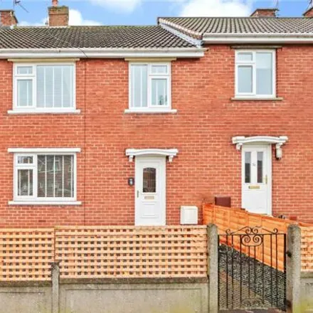 Buy this 3 bed townhouse on 38 Chiltern Avenue in Chester Moor, DH2 3BE