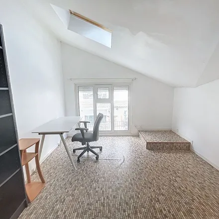 Rent this 3 bed apartment on 1 Rue Albert Simonin in 92400 Courbevoie, France