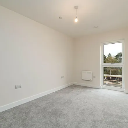 Image 3 - A61, Leeds, LS10 1DQ, United Kingdom - Apartment for rent