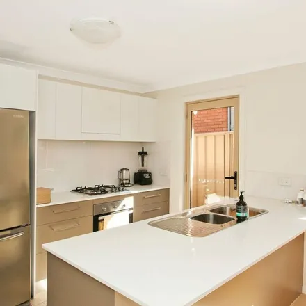 Image 4 - Ulster Avenue, Warilla NSW 2528, Australia - Apartment for rent