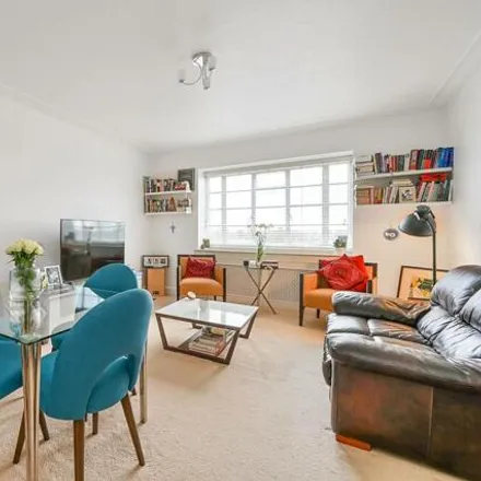 Buy this 2 bed apartment on Arbor Fountain in Heathfield Terrace, London
