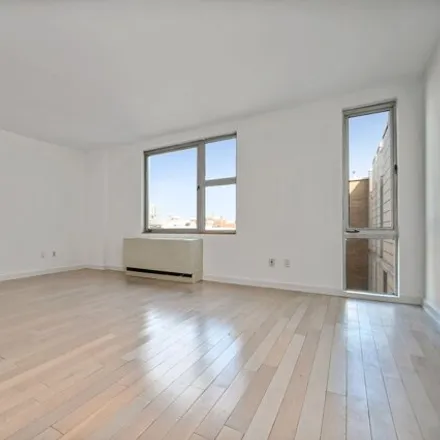 Rent this studio house on Duane Reade in Bedford Avenue, New York