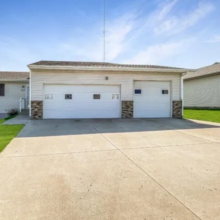 Buy this 3 bed condo on 1701 Foothills Road in Minot, ND 58701