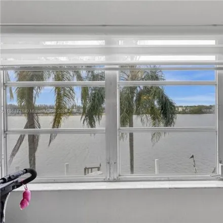 Image 9 - 4389 Crystal Lake Drive, Crystal Lake, Deerfield Beach, FL 33064, USA - Condo for sale