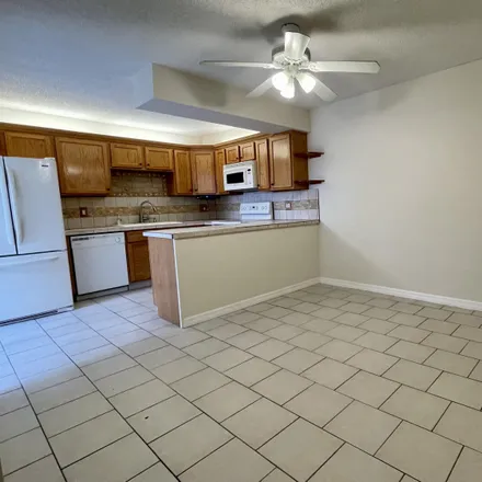Image 4 - 238 Lake Arbor Drive, Palm Springs, FL 33461, USA - Townhouse for rent