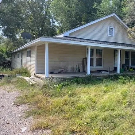 Buy this 3 bed house on 494 East Sycamore Street in Bolivar, TN 38008