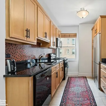 Image 4 - 550 Grand St Apt H10d, New York, 10002 - Apartment for sale