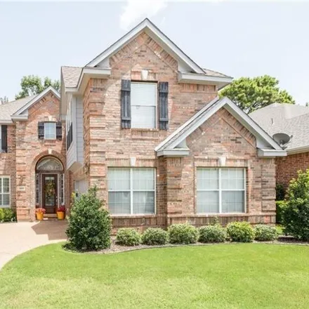 Buy this 3 bed house on 5089 Toftrees Drive in Arlington, TX 76016