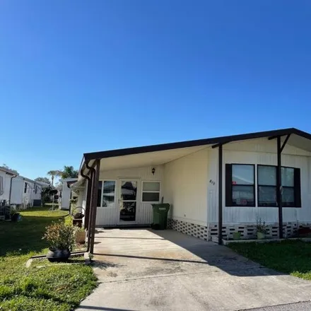 Buy this studio apartment on 678 Lake Henry Drive in Lucerne Park, Winter Haven
