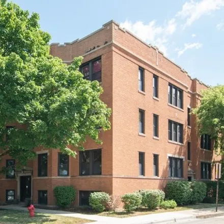 Buy this 1 bed condo on 692 Harrison Street in Oak Park, IL 60304