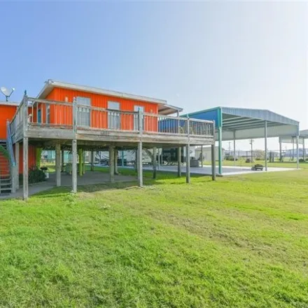 Buy this studio house on 440 North Selwyn Road in Galveston County, TX 77650