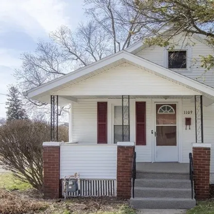 Rent this 2 bed house on 1129 Canton Street in Elkhart, IN 46514