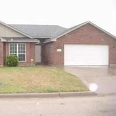 Rent this 3 bed house on 341 Sugarloaf Avenue in Abilene, TX 79602