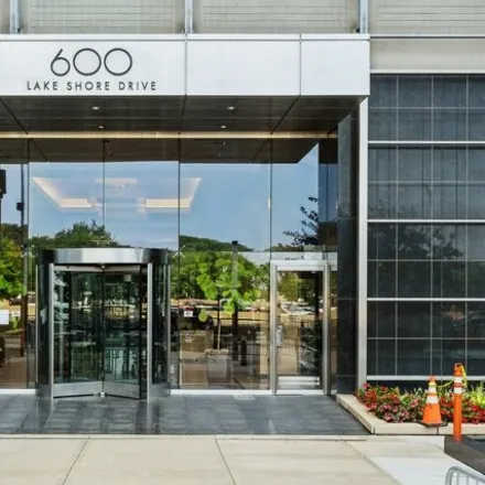 Buy this 1 bed condo on 600 Lake Shore Drive in 600 North Lake Shore Drive, Chicago