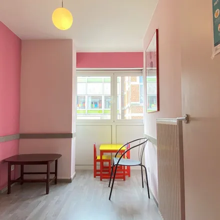 Rent this 2 bed apartment on Nieuwstraat 20 in 2570 Duffel, Belgium