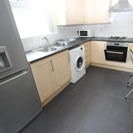 Rent this 6 bed townhouse on Langdale Road in Liverpool, L15 3JH